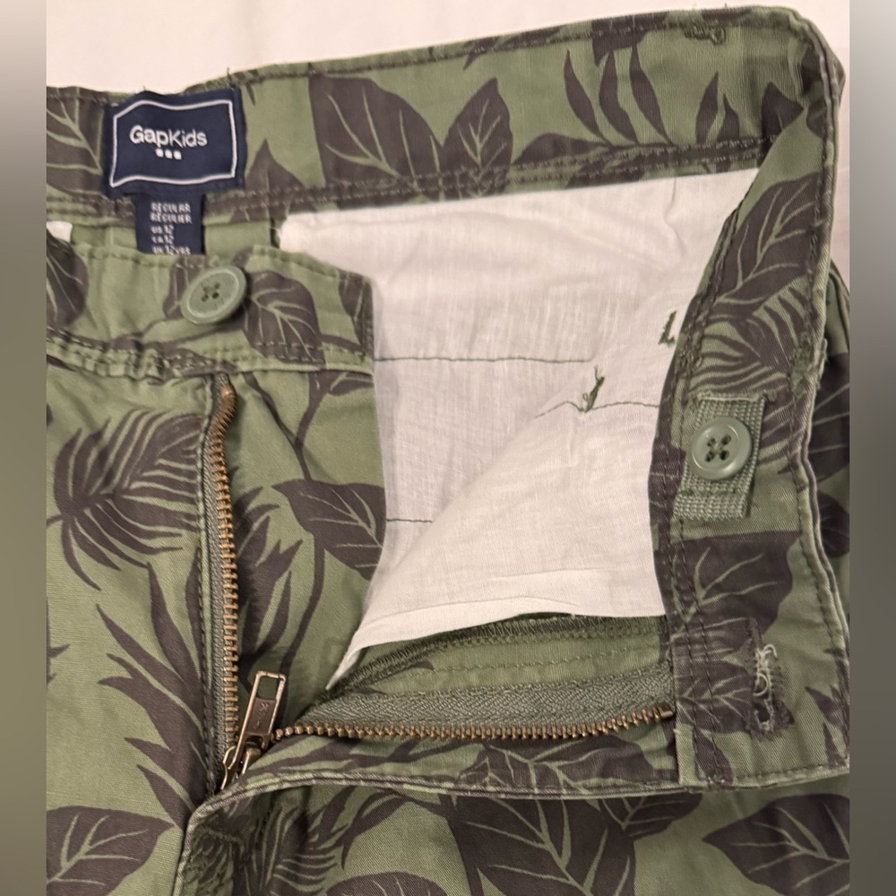 NWT Boy’s Gap Palm Print Cargo Shorts (12) - Picture 5 of 11